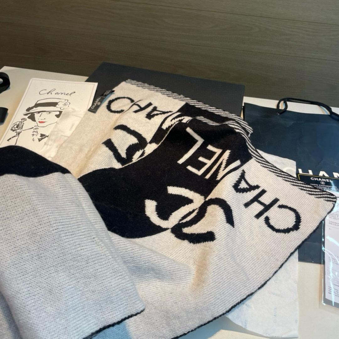 👑👑Chanel24秋冬新款24b针织围巾羊绒针织长巾‼️美翻了[流泪]御用殿堂级极品‼️新款在售 进口