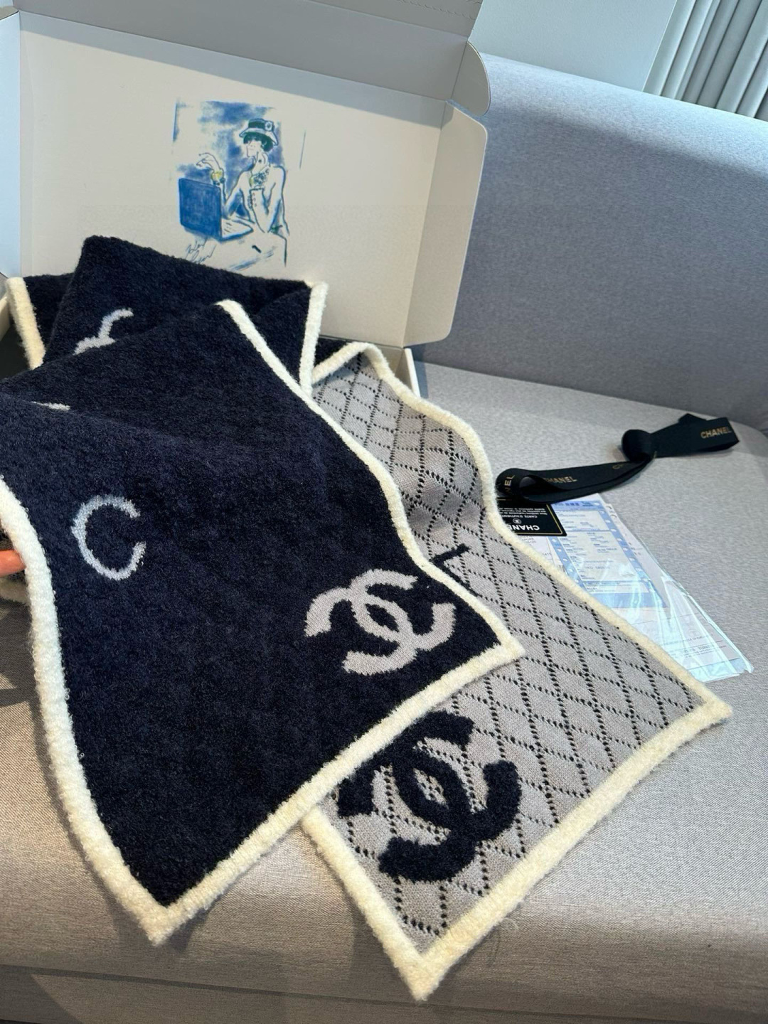 上新💃🏻💋👑👑香奈儿专柜新款💖💖美翻了[流泪]御用殿堂级极品‼️新款专柜在售 进口纯羊绒时尚绣花针织毛线