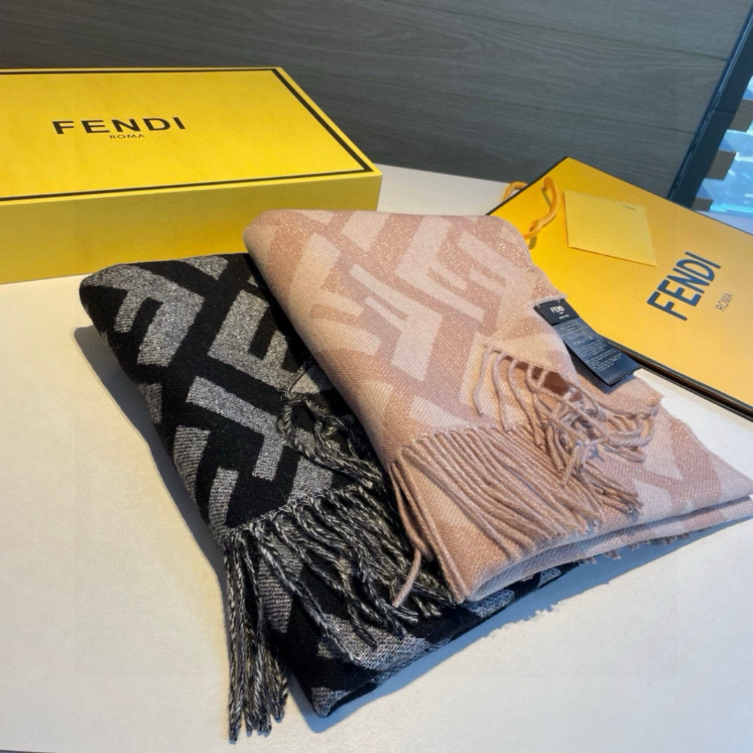 FD超美阿🆕blingbling的金线大围巾注定是秋天里最美的披肩‼️出口的渠道订单‼️这个款肯定是遭抢