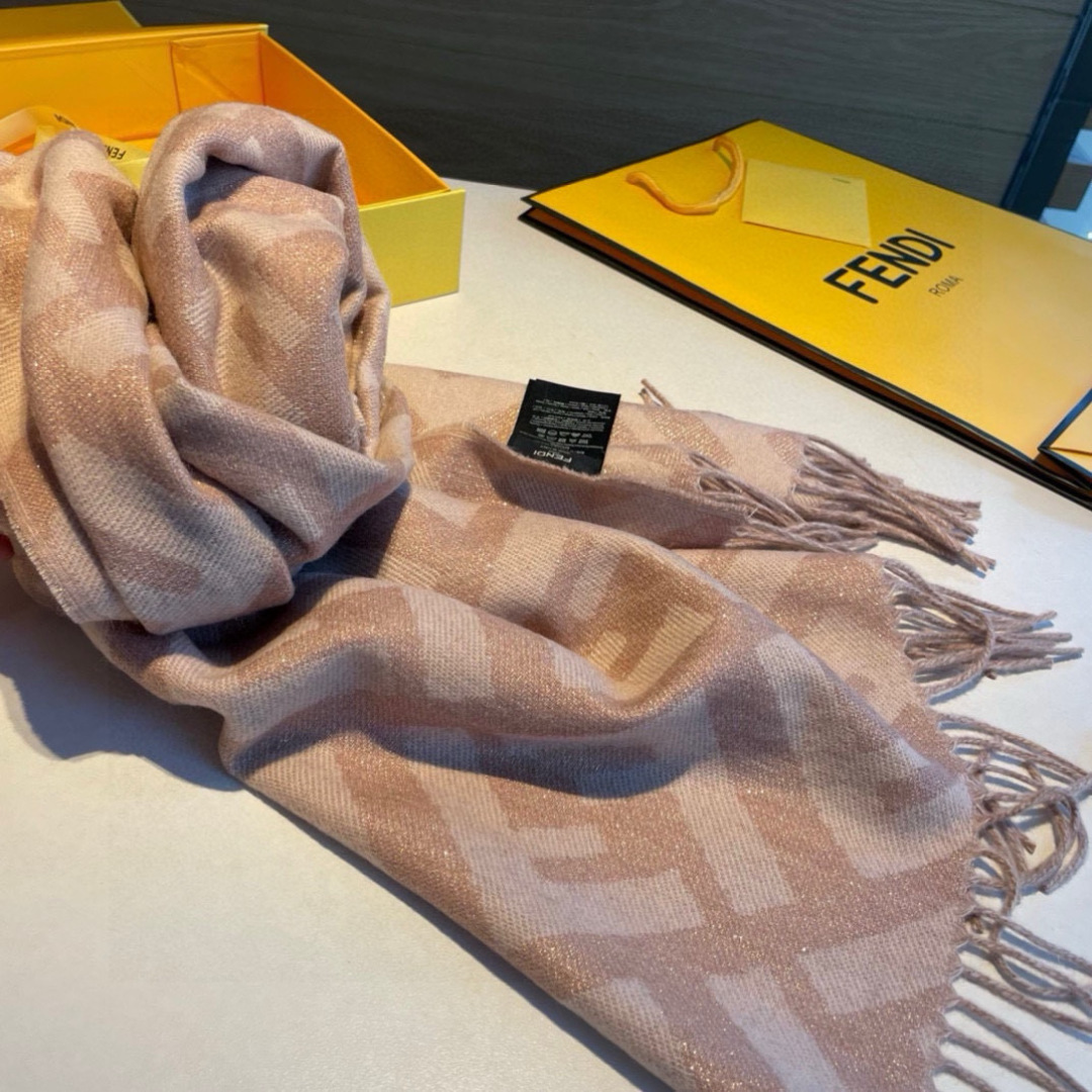 FD超美阿🆕blingbling的金线大围巾注定是秋天里最美的披肩‼️出口的渠道订单‼️这个款肯定是遭抢