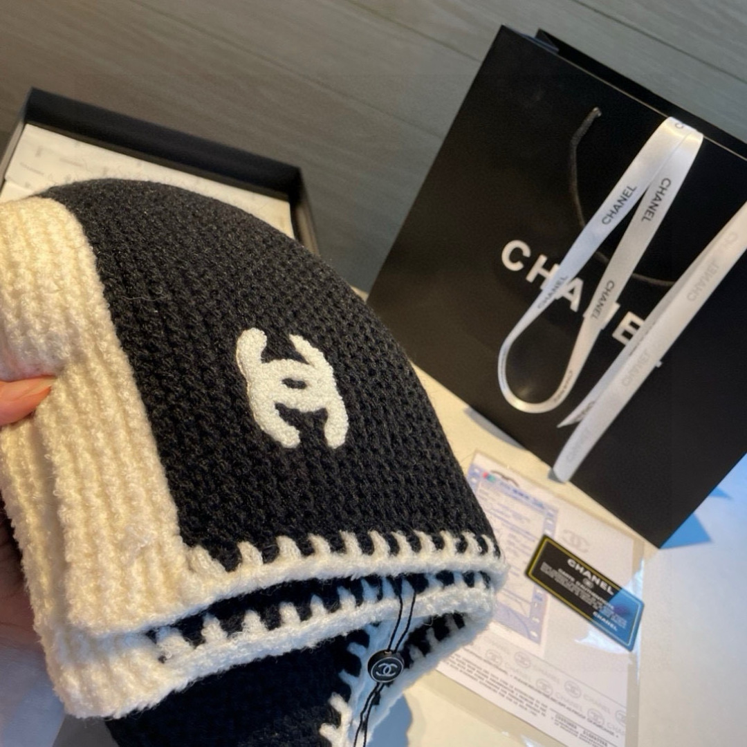 👑👑香新款【边框香奈儿】羊绒针织长巾‼️美翻了[流泪]御用殿堂级极品‼️新款在售 进口纯羊绒时尚银线镶边