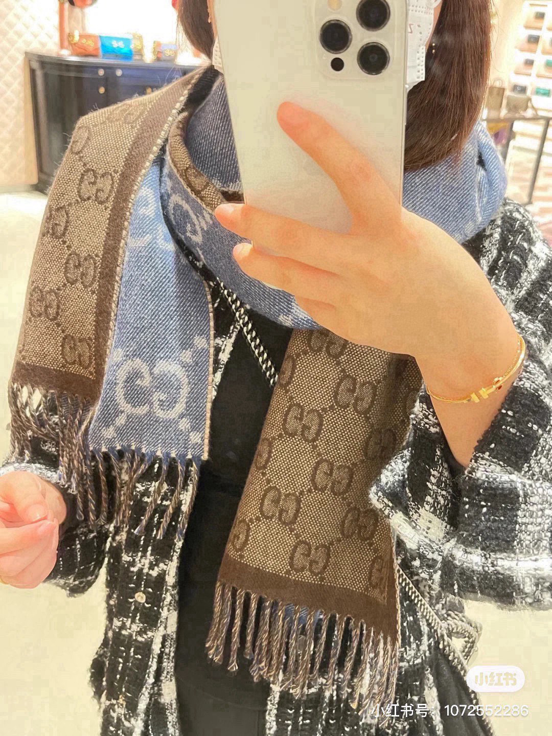 高品质 男女同款,Gucci新款围巾,牛仔蓝➕咖啡这个撞色实在是太美啦,质地软软的不扎脖子,而且很显白,