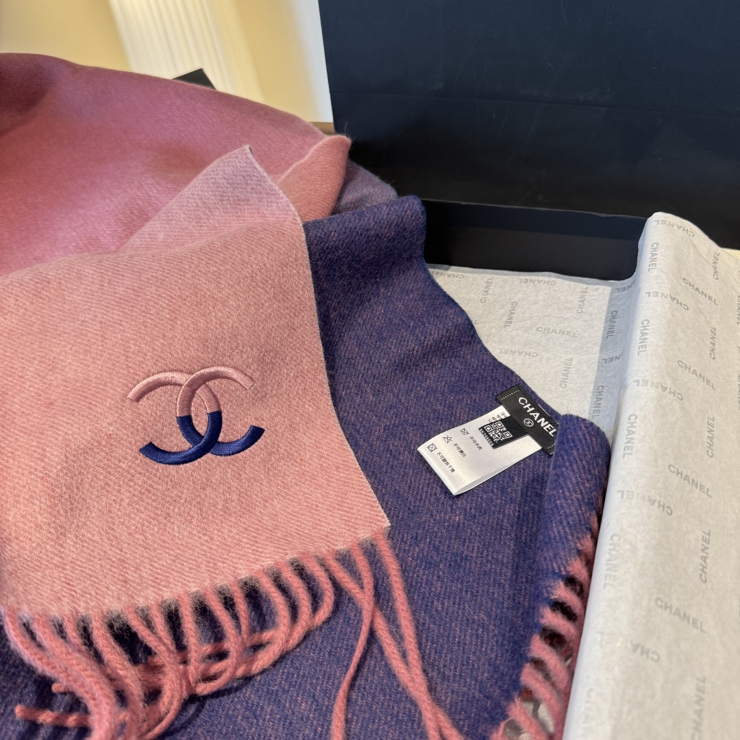 🆕 【▪Chanel · 香奈儿难得一见的温柔配色，超级迷恋❗️气质低调恬静又不失优雅❗️】重点推荐❗️