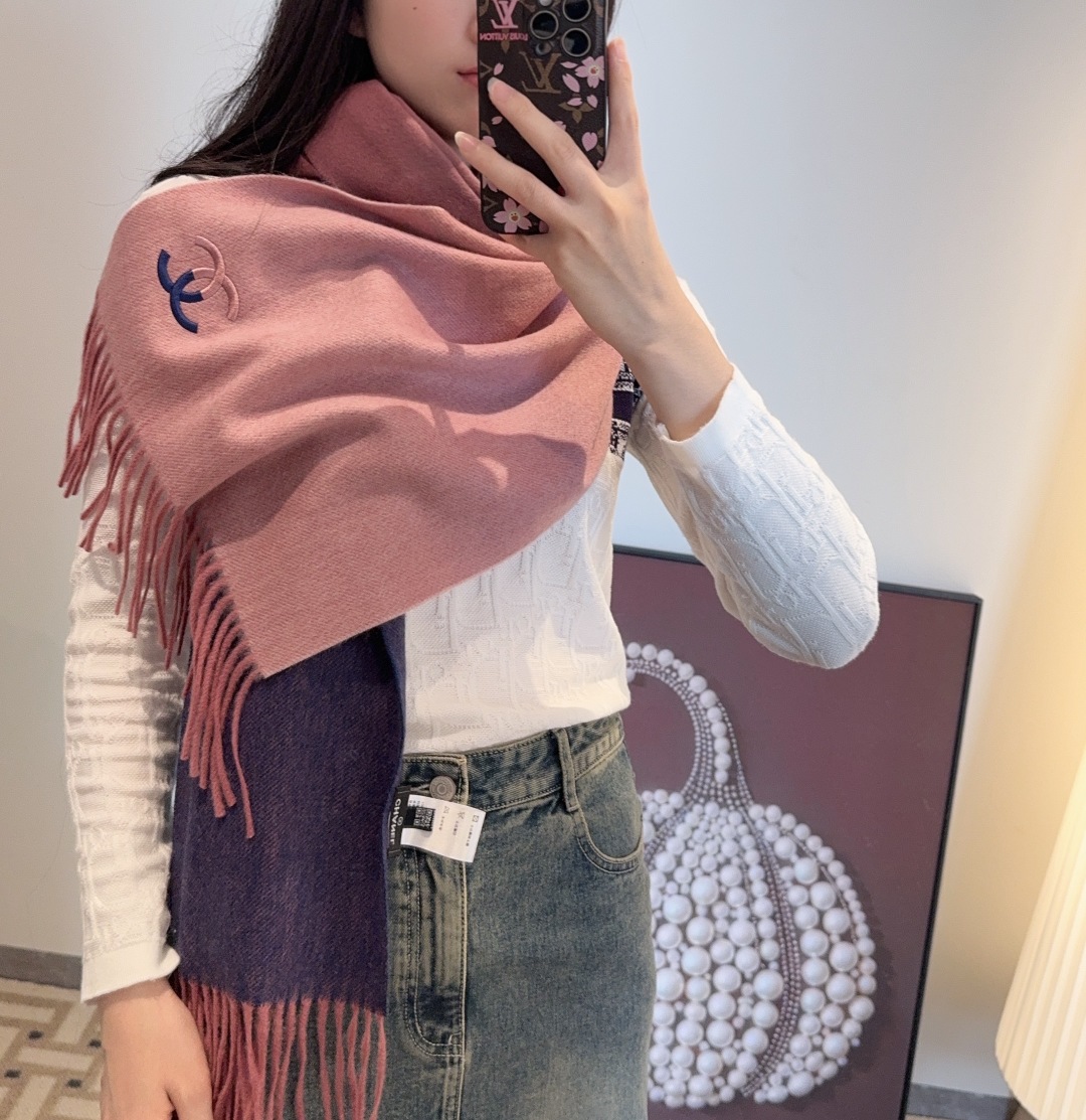 🆕 【▪Chanel · 香奈儿难得一见的温柔配色，超级迷恋❗️气质低调恬静又不失优雅❗️】重点推荐❗️