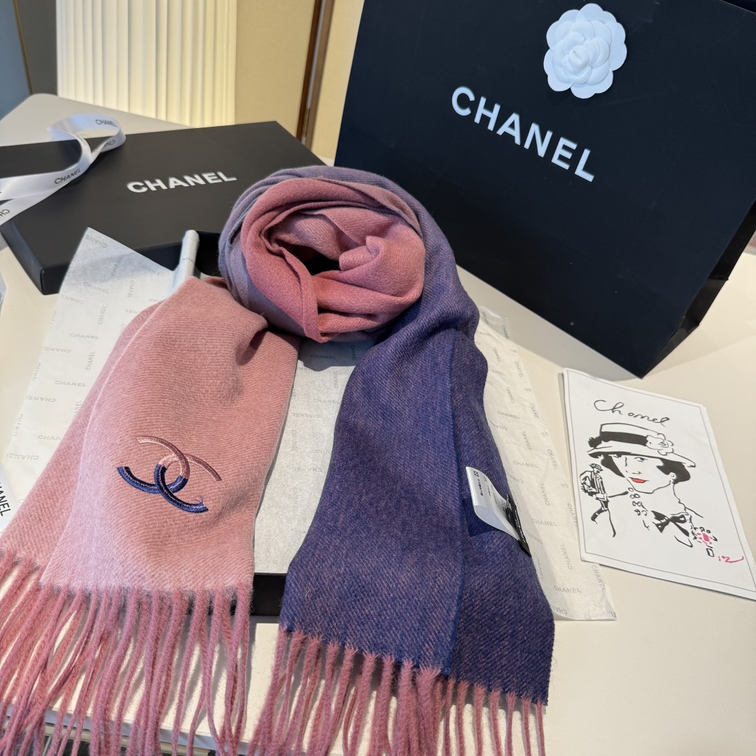 🆕 【▪Chanel · 香奈儿难得一见的温柔配色，超级迷恋❗️气质低调恬静又不失优雅❗️】重点推荐❗️