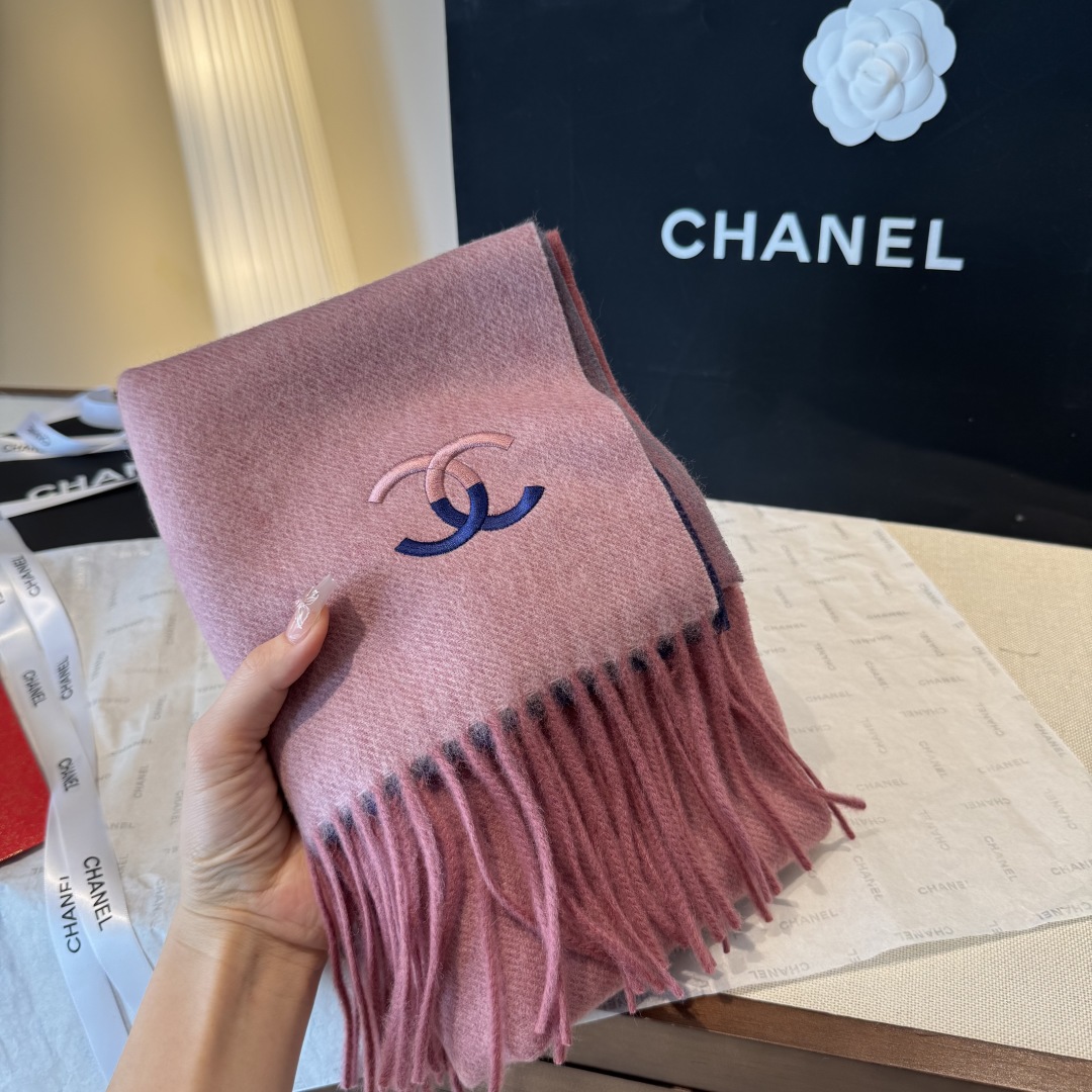 🆕 【▪Chanel · 香奈儿难得一见的温柔配色，超级迷恋❗️气质低调恬静又不失优雅❗️】重点推荐❗️