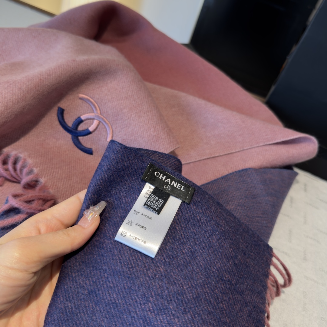 🆕 【▪Chanel · 香奈儿难得一见的温柔配色，超级迷恋❗️气质低调恬静又不失优雅❗️】重点推荐❗️
