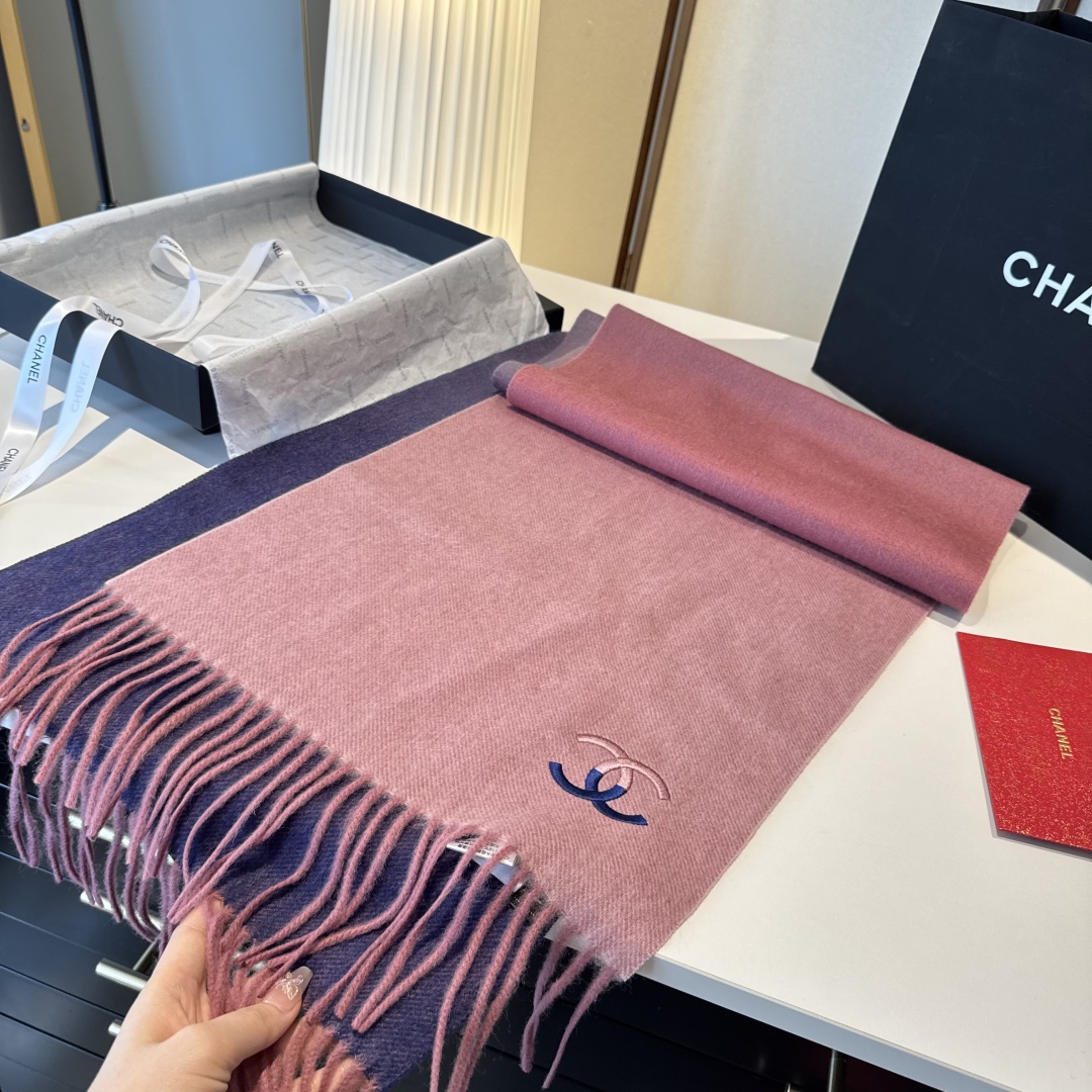 🆕 【▪Chanel · 香奈儿难得一见的温柔配色，超级迷恋❗️气质低调恬静又不失优雅❗️】重点推荐❗️