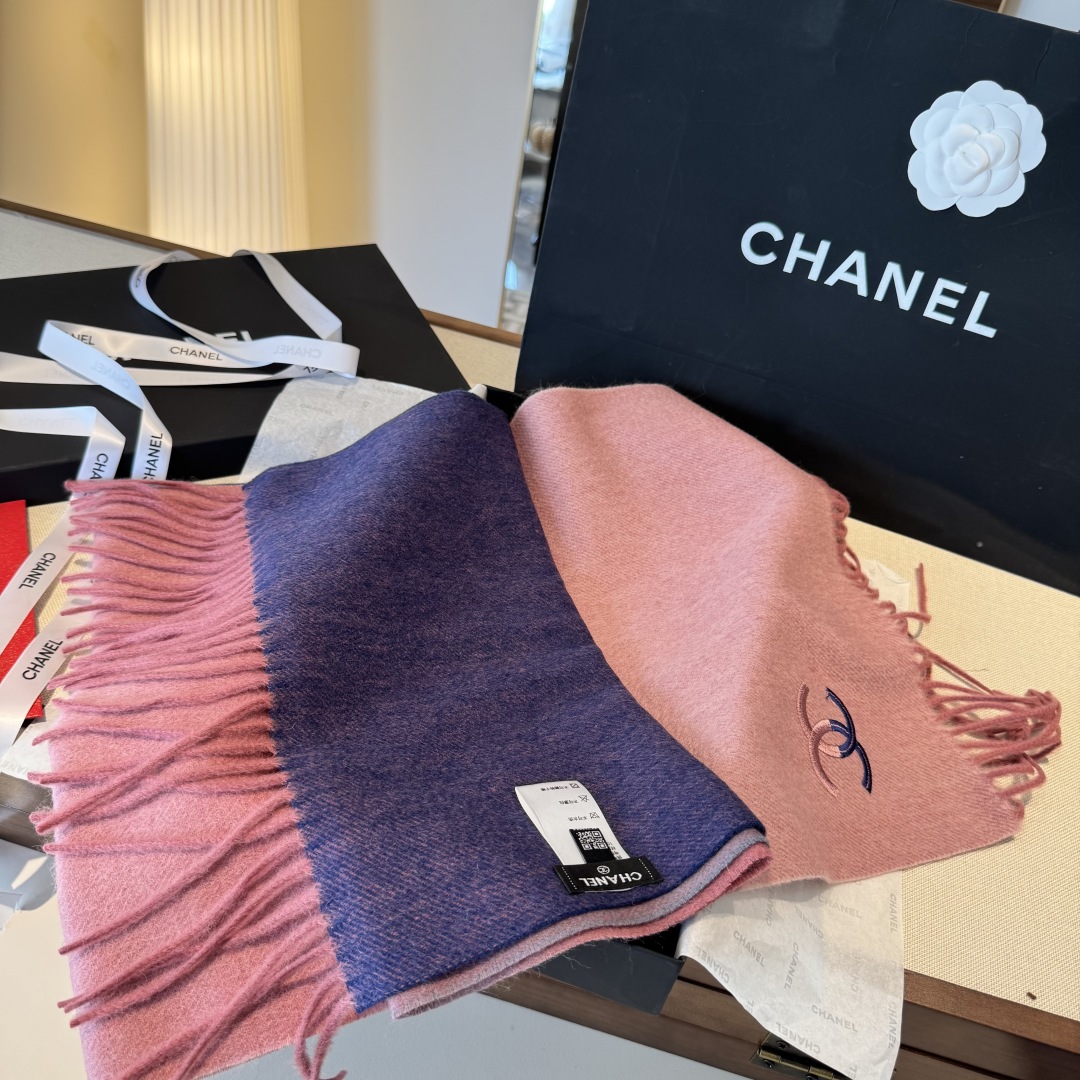 🆕 【▪Chanel · 香奈儿难得一见的温柔配色，超级迷恋❗️气质低调恬静又不失优雅❗️】重点推荐❗️