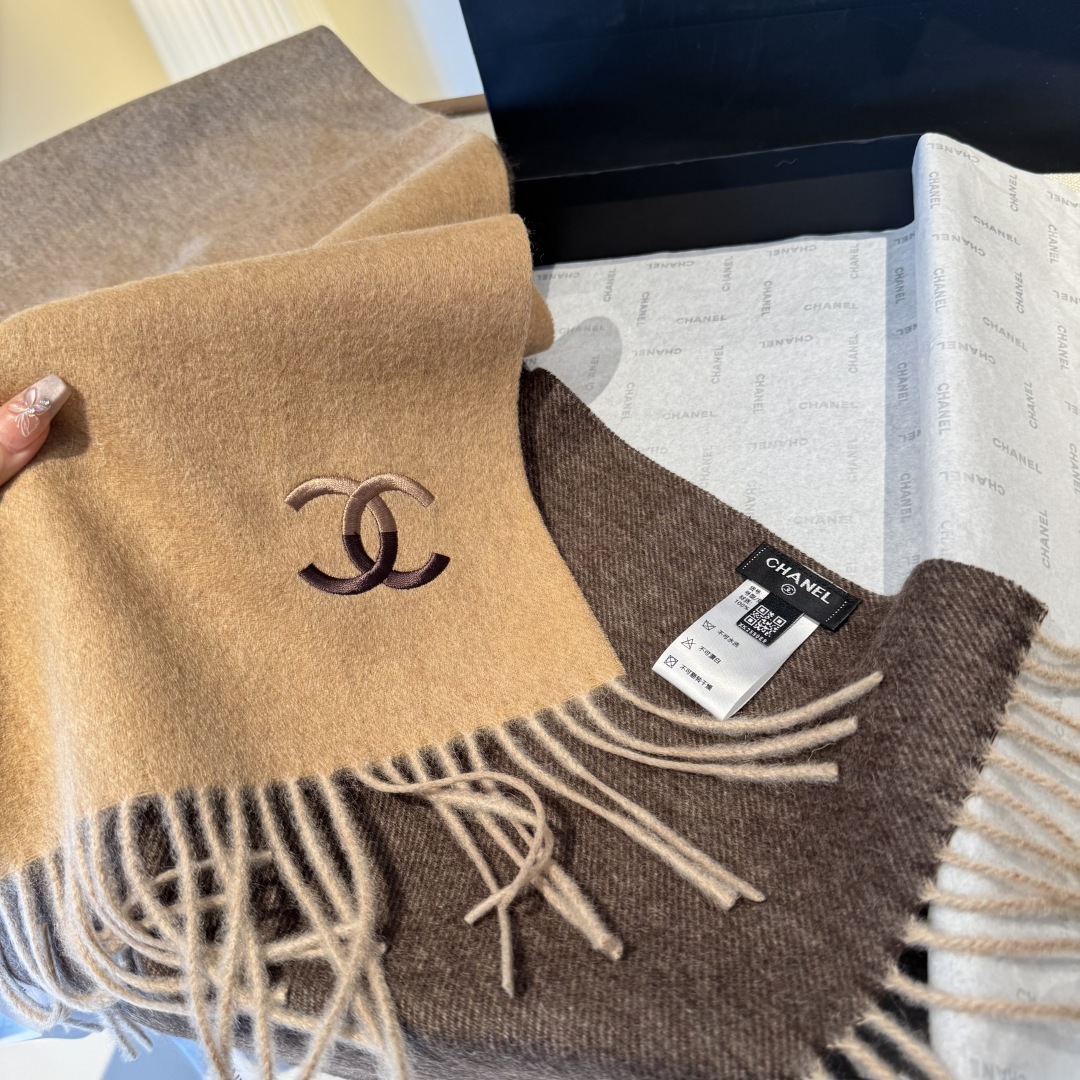 🆕 【▪Chanel · 香奈儿难得一见的温柔配色，超级迷恋❗️气质低调恬静又不失优雅❗️】重点推荐❗️