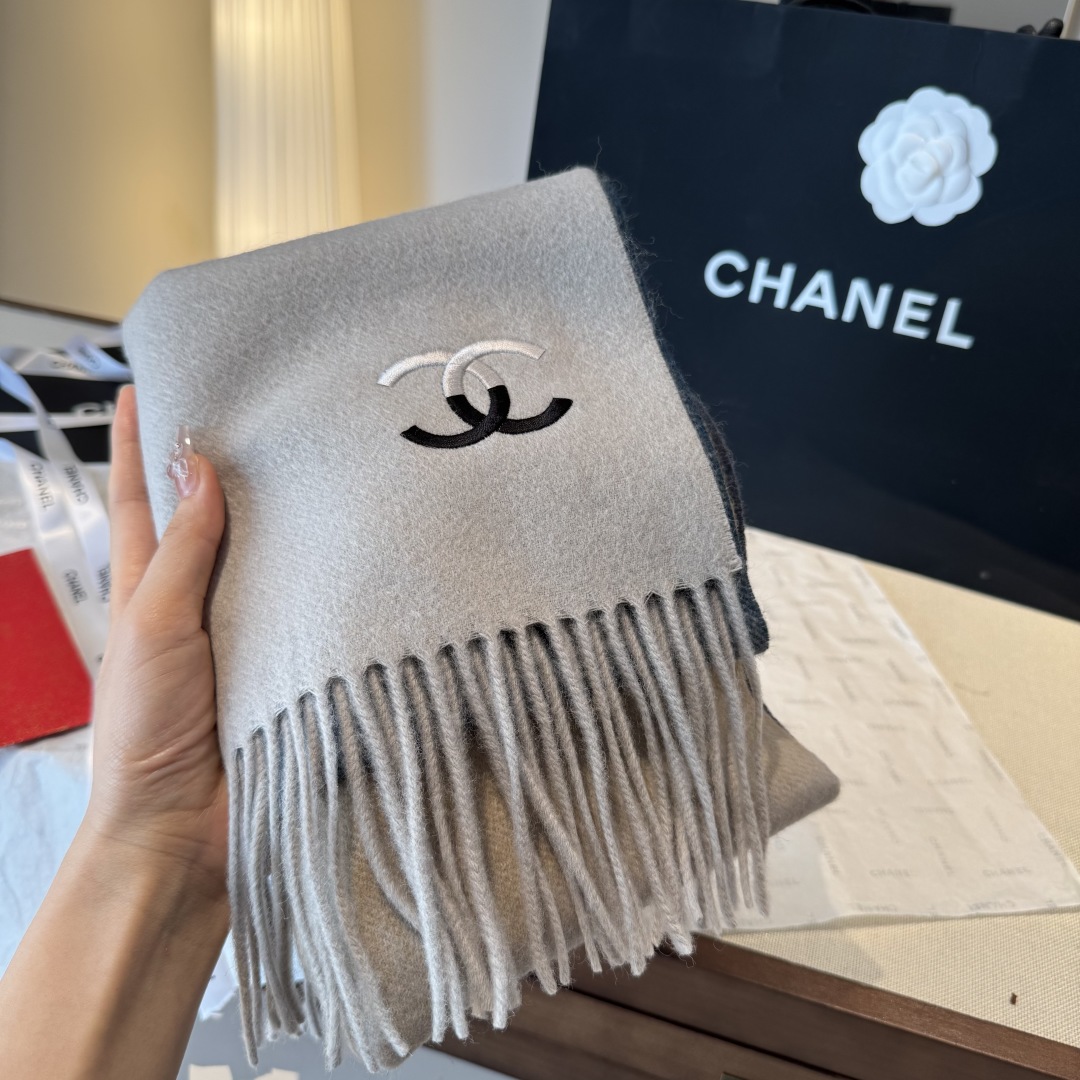 🆕 【▪Chanel · 香奈儿难得一见的温柔配色，超级迷恋❗️气质低调恬静又不失优雅❗️】重点推荐❗️