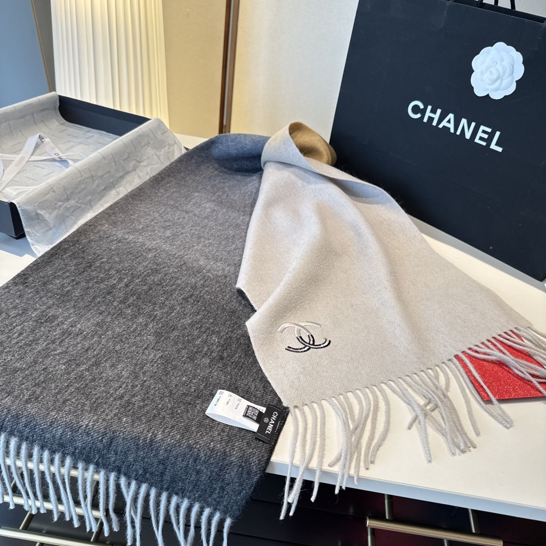 🆕 【▪Chanel · 香奈儿难得一见的温柔配色，超级迷恋❗️气质低调恬静又不失优雅❗️】重点推荐❗️