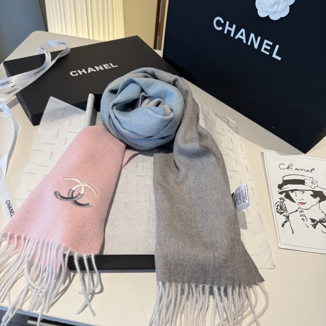 🆕 【▪Chanel · 香奈儿难得一见的温柔配色，超级迷恋❗️气质低调恬静又不失优雅❗️】重点推荐❗️