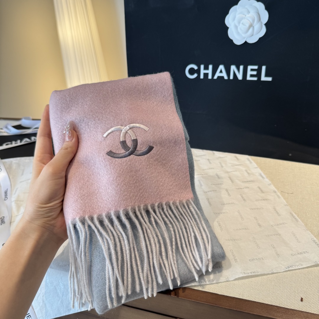 🆕 【▪Chanel · 香奈儿难得一见的温柔配色，超级迷恋❗️气质低调恬静又不失优雅❗️】重点推荐❗️