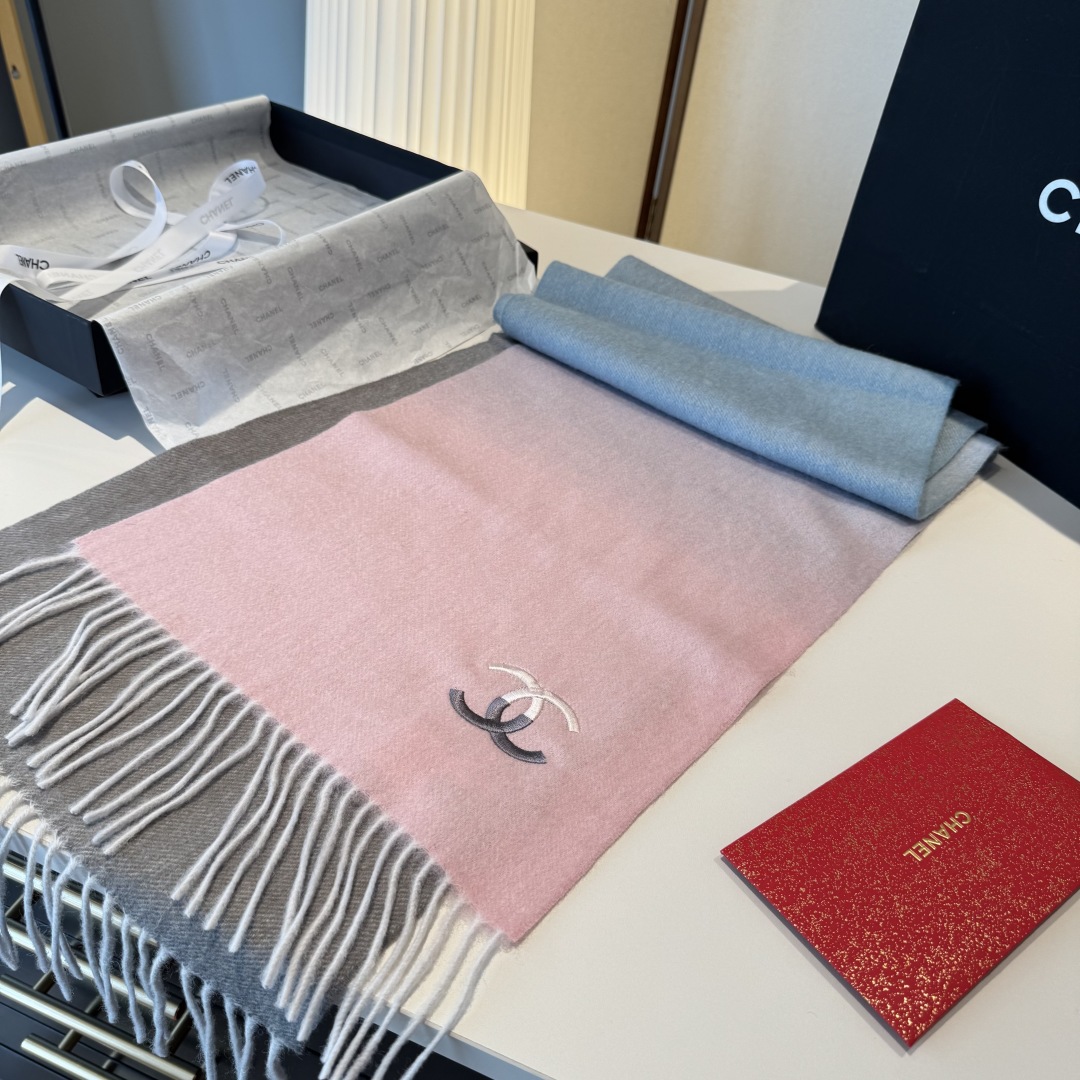 🆕 【▪Chanel · 香奈儿难得一见的温柔配色，超级迷恋❗️气质低调恬静又不失优雅❗️】重点推荐❗️