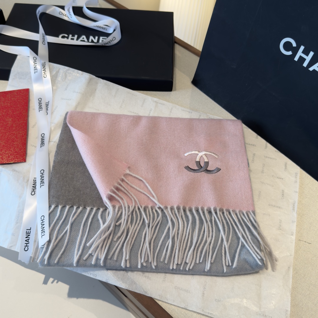 🆕 【▪Chanel · 香奈儿难得一见的温柔配色，超级迷恋❗️气质低调恬静又不失优雅❗️】重点推荐❗️