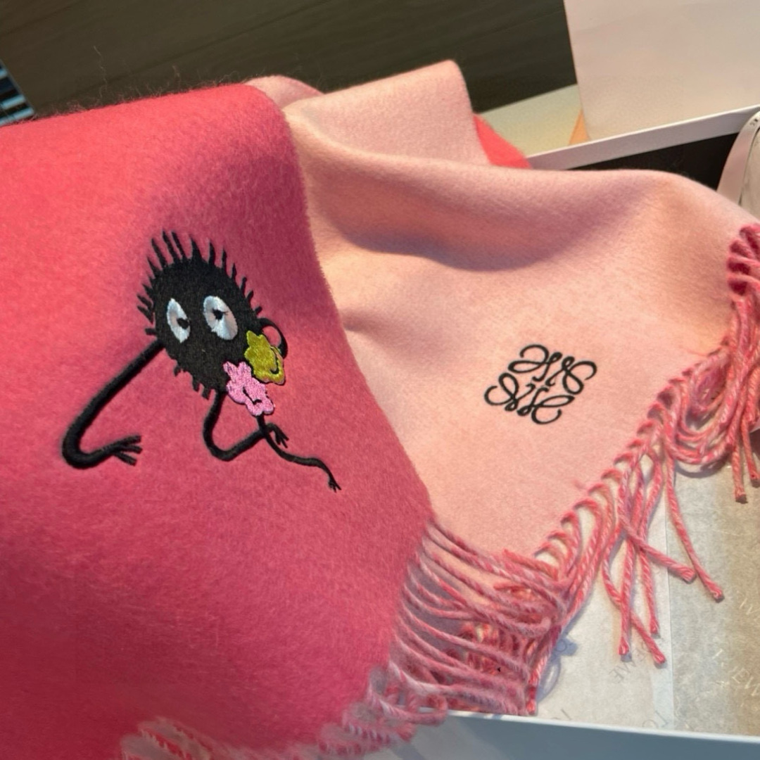 双面小病毒系列 🆕 【▪Loewe · 罗意威难得一见的温柔配色，低调又不失优雅❗】重点推荐❗双面配色，