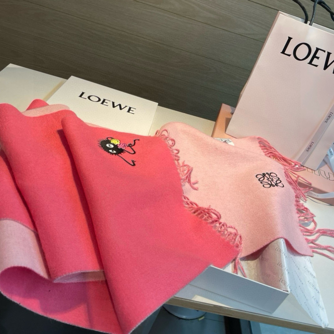 双面小病毒系列 🆕 【▪Loewe · 罗意威难得一见的温柔配色，低调又不失优雅❗】重点推荐❗双面配色，