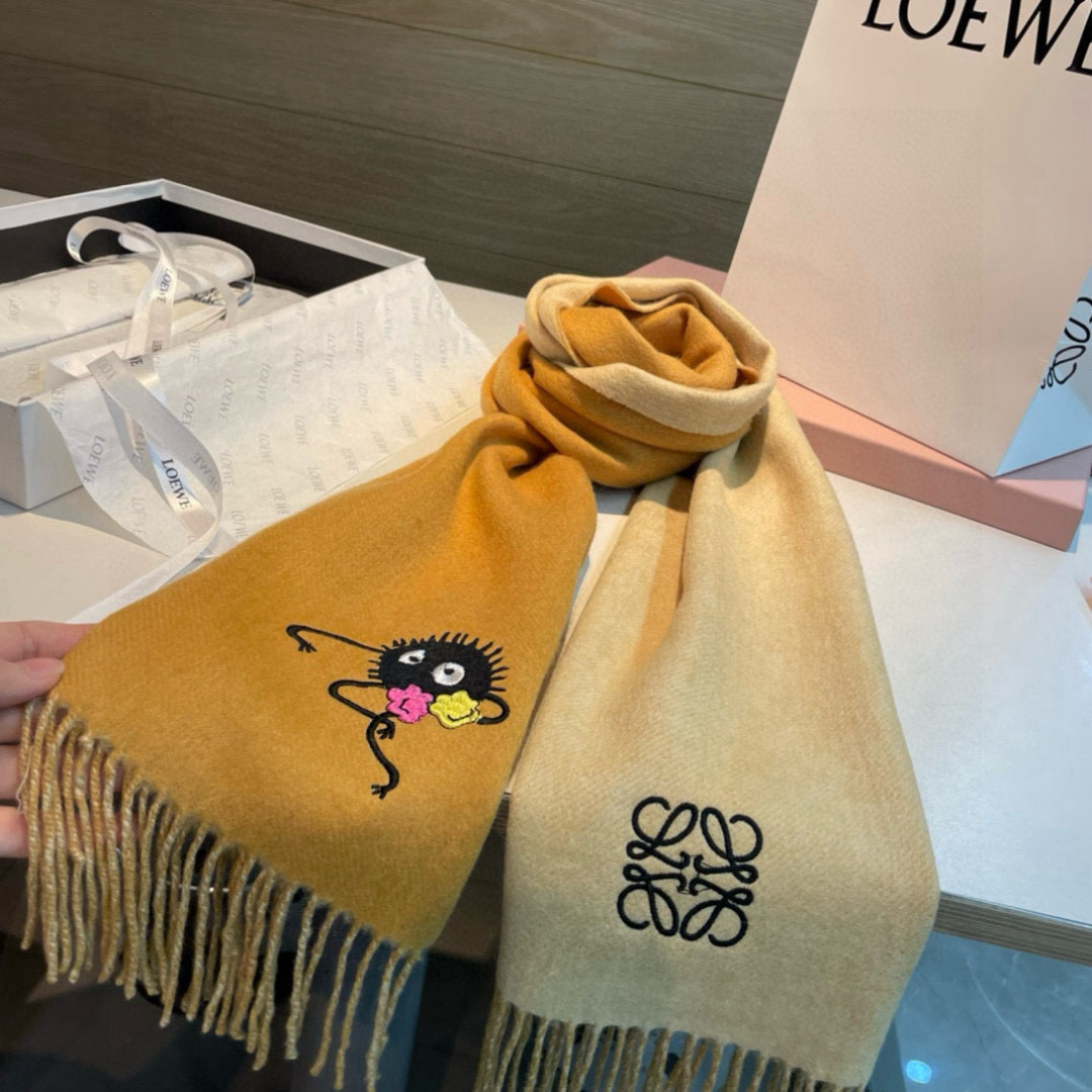 双面小病毒系列 🆕 【▪Loewe · 罗意威难得一见的温柔配色，低调又不失优雅❗】重点推荐❗双面配色，