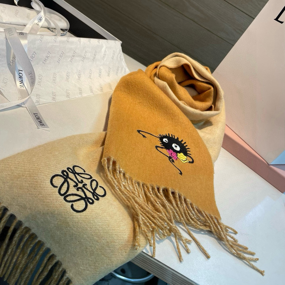 双面小病毒系列 🆕 【▪Loewe · 罗意威难得一见的温柔配色，低调又不失优雅❗】重点推荐❗双面配色，