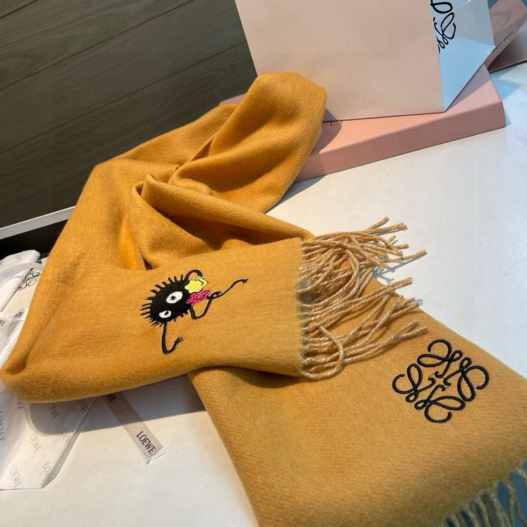 双面小病毒系列 🆕 【▪Loewe · 罗意威难得一见的温柔配色，低调又不失优雅❗】重点推荐❗双面配色，