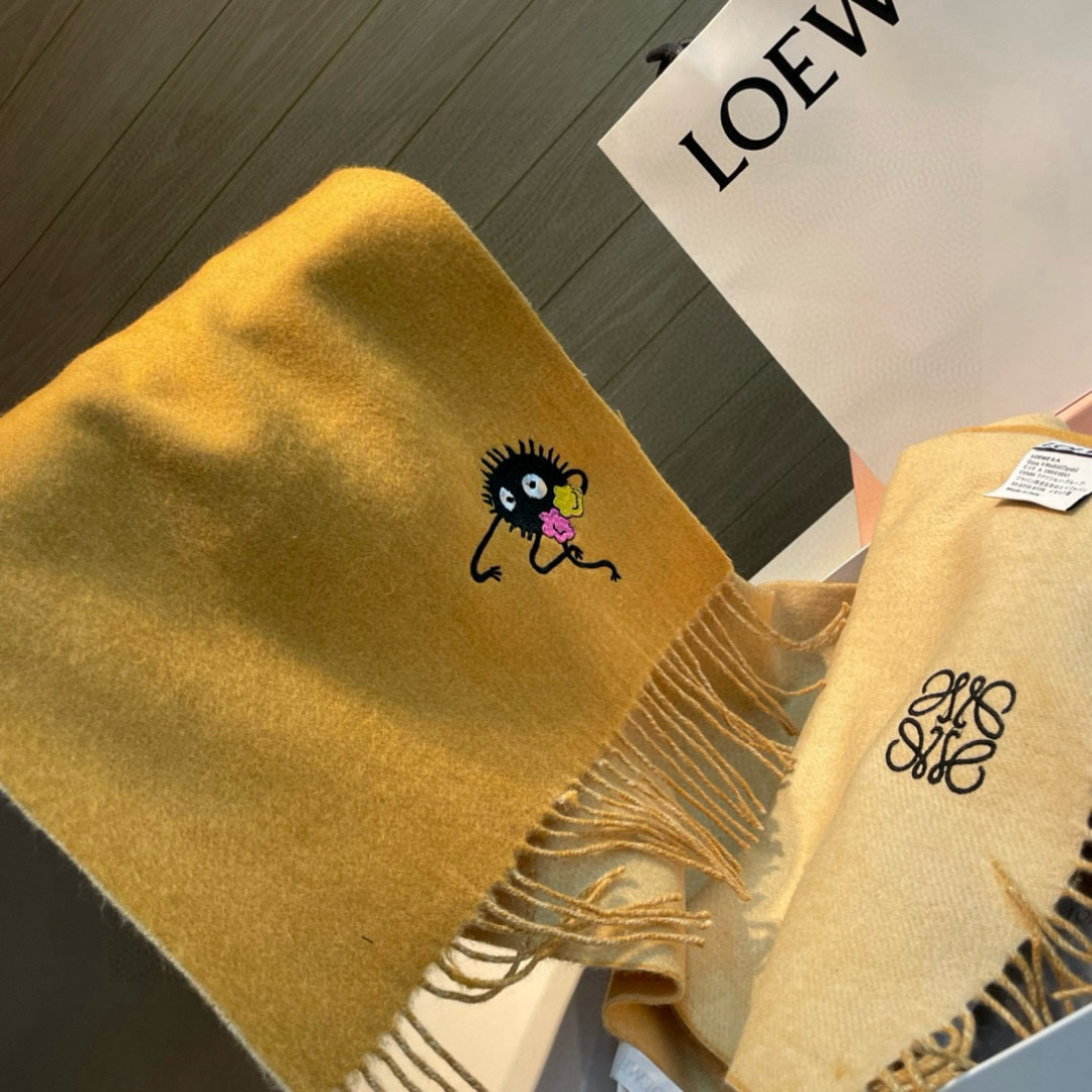 双面小病毒系列 🆕 【▪Loewe · 罗意威难得一见的温柔配色，低调又不失优雅❗】重点推荐❗双面配色，