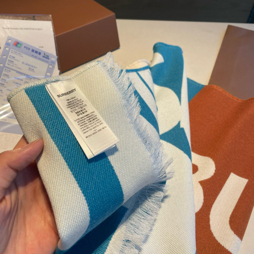 Bur难得尾单，Qc盯了一个月才拿出来的重磅极品好货，国内专柜没上的款，牛气满满TB系列限量款❗️双面提