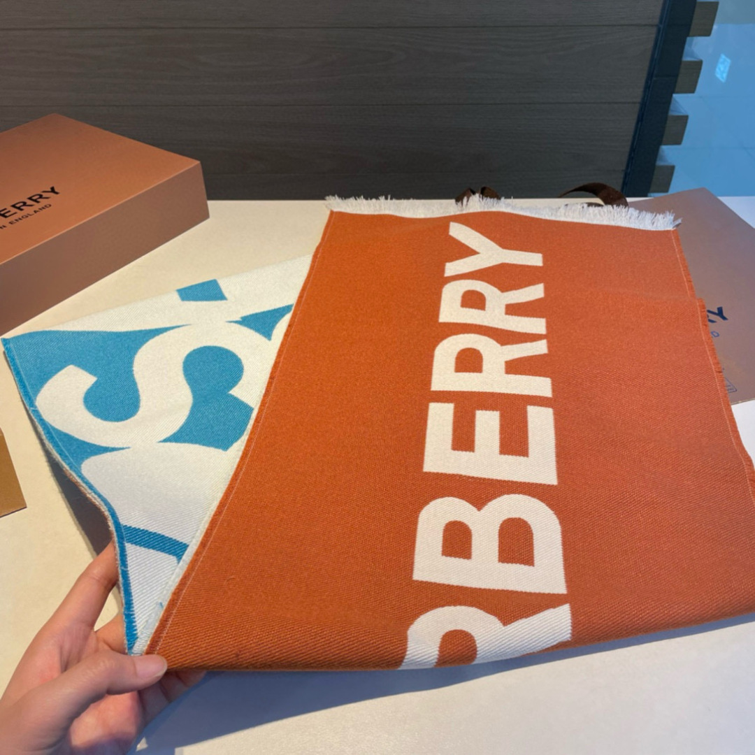 Bur难得尾单，Qc盯了一个月才拿出来的重磅极品好货，国内专柜没上的款，牛气满满TB系列限量款❗️双面提