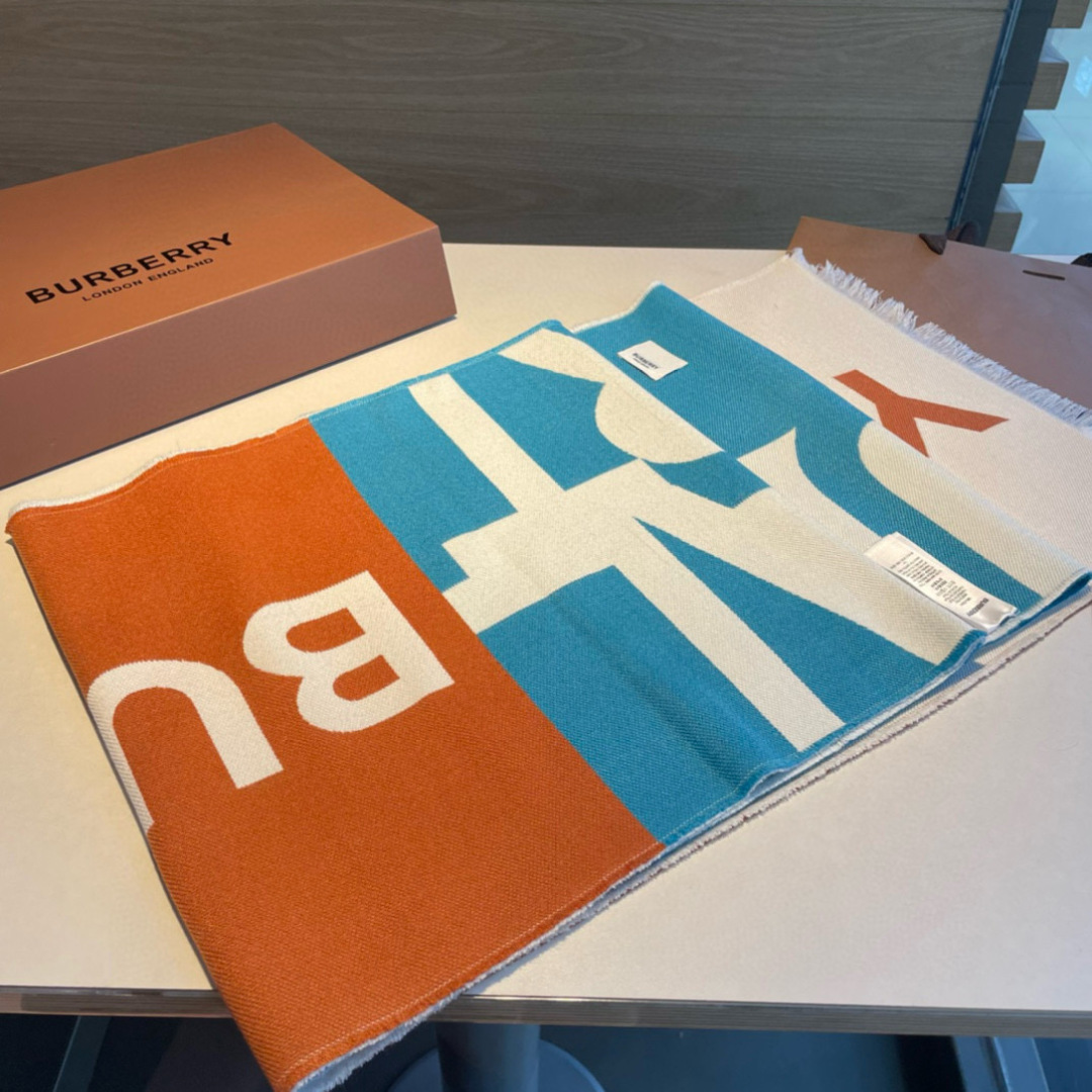 Bur难得尾单，Qc盯了一个月才拿出来的重磅极品好货，国内专柜没上的款，牛气满满TB系列限量款❗️双面提