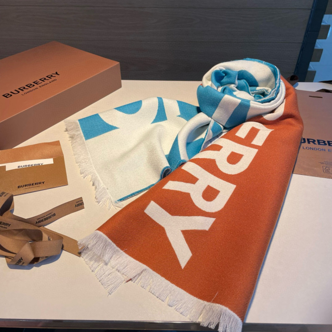 Bur难得尾单，Qc盯了一个月才拿出来的重磅极品好货，国内专柜没上的款，牛气满满TB系列限量款❗️双面提