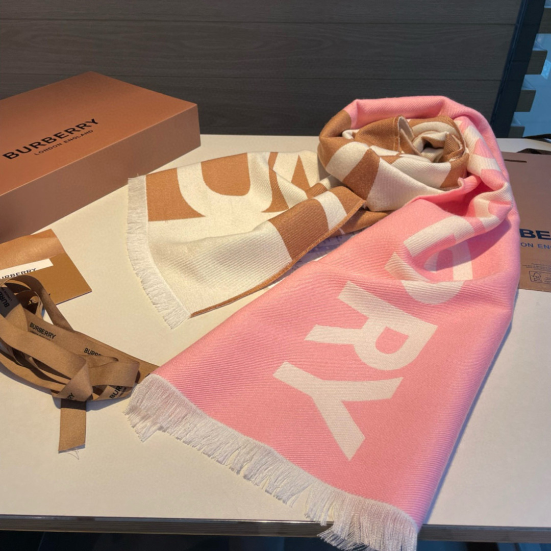 Bur难得尾单，Qc盯了一个月才拿出来的重磅极品好货，国内专柜没上的款，牛气满满TB系列限量款❗️双面提