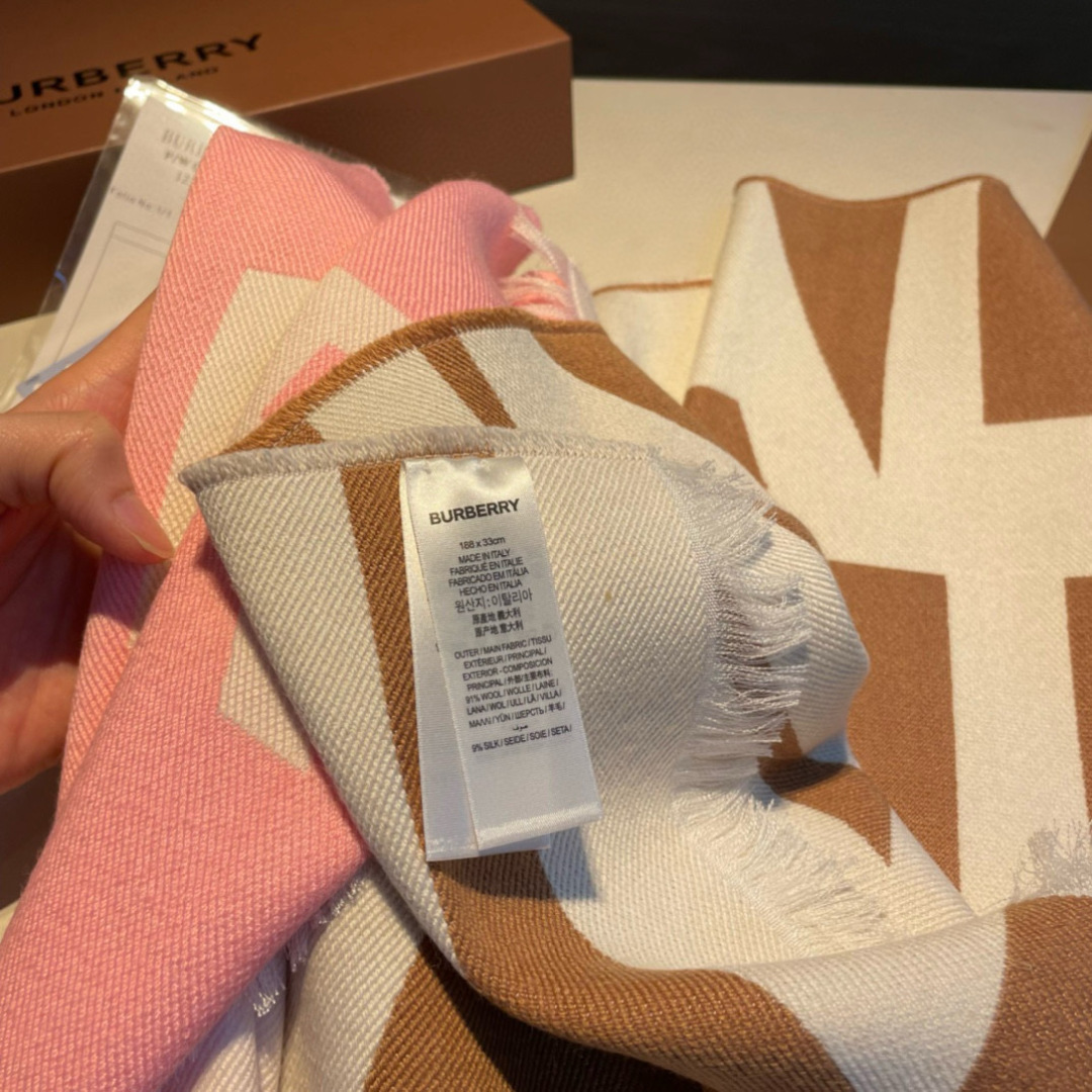 Bur难得尾单，Qc盯了一个月才拿出来的重磅极品好货，国内专柜没上的款，牛气满满TB系列限量款❗️双面提