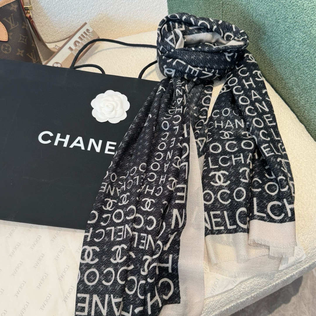 会发光发亮的围巾银丝羊绒长巾✨专柜同步‼️真心赞‼️驴家路易威登经典 Monogram 图案搭配彩色边框