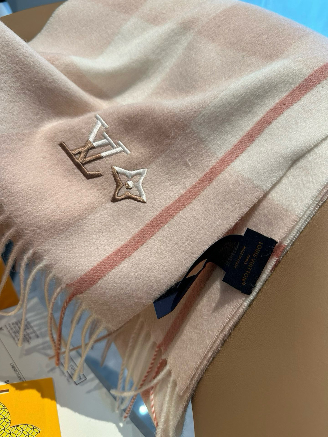 【▪️家属福利来了！！Lv 高端重磅男士围巾！】怒赞推荐，激动~！！下手绝对要快，同步专柜，最高端的男士