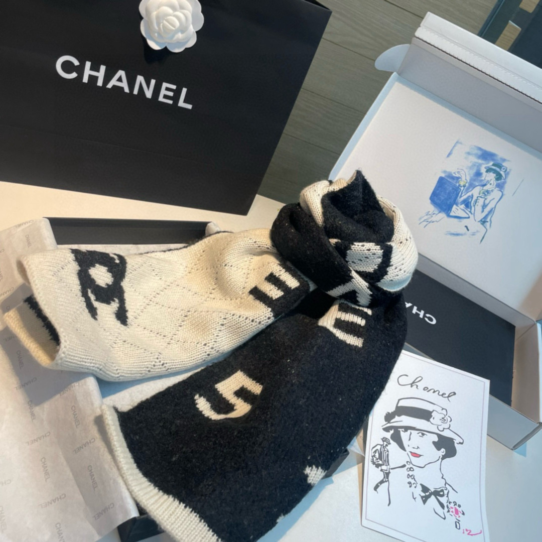 🆕 【▪Chanel · 香奈儿5号难得一见的针织单品，温柔配色，超级迷恋❗️气质低调恬静又不失优雅❗️