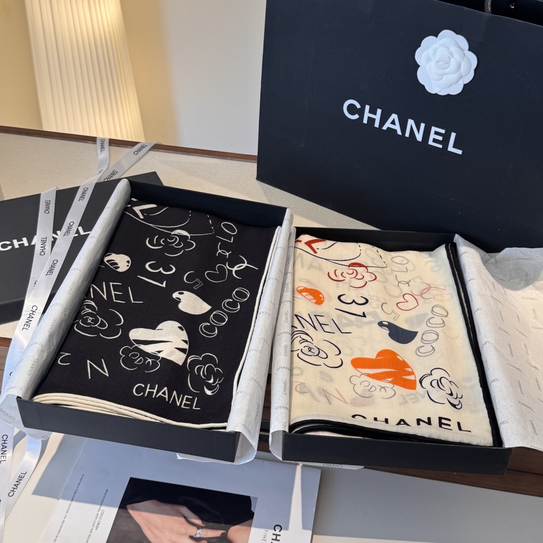 经典茶花优雅Coco风,Chanel最新丝绒大方巾~气质到骨子里,香奶奶新一季的面料超高级,真心超级柔软