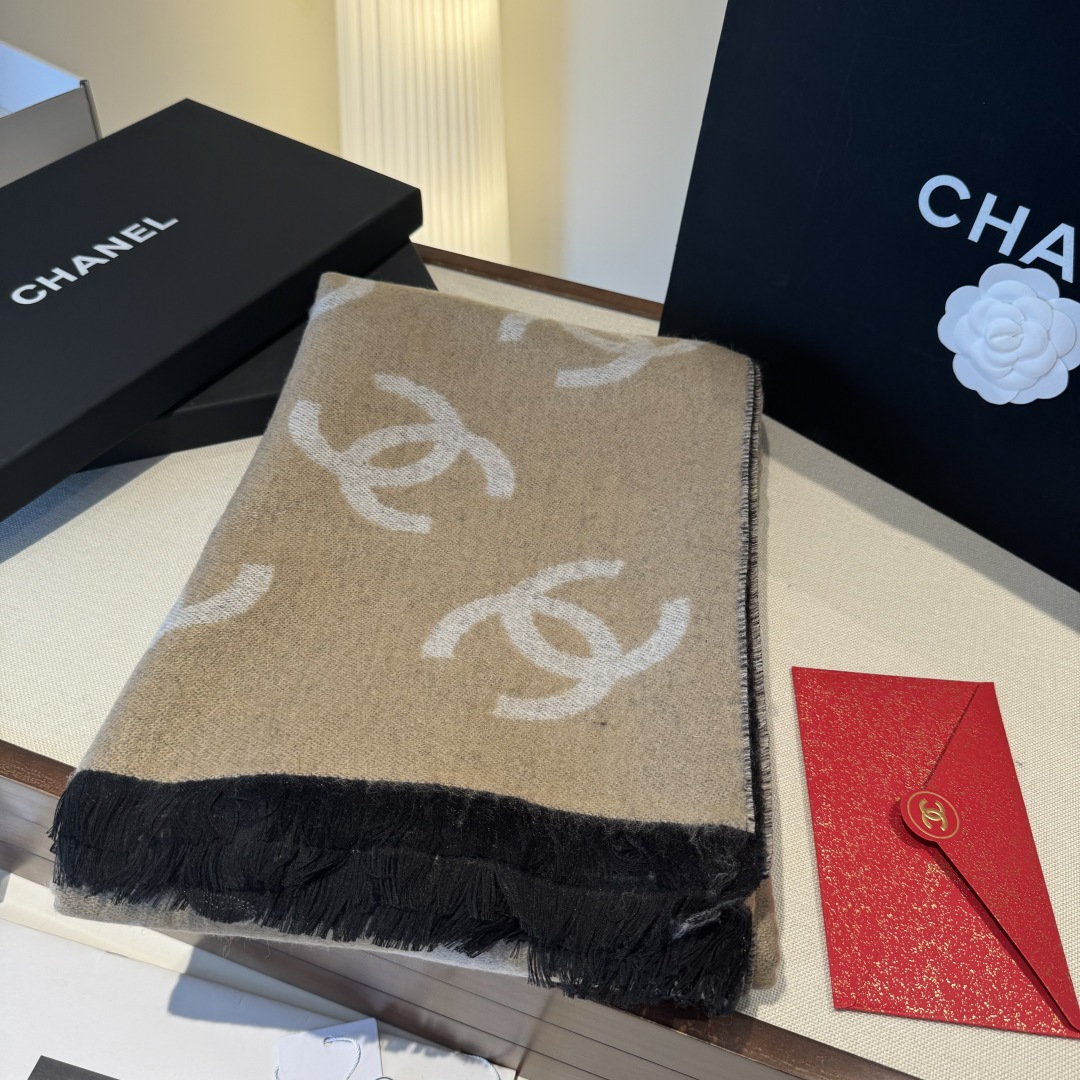 原单𝑪𝒉 50*200cm.100%山羊绒精选顶级山羊绒/绵羊毛/桑蚕丝，融合精湛工艺。触感细腻柔滑，轻