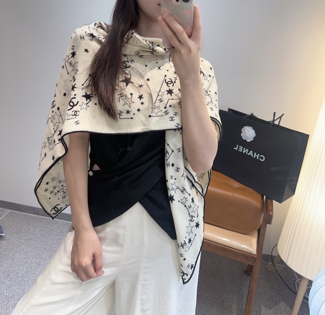 ✨✨【▪️ 优雅型格！这份魅力绝对是艺术大师级才能创作的一线水准❗️】太佩服Chanel这位设计师了，出