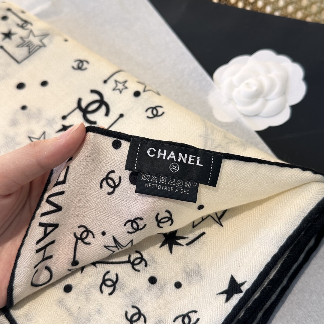 ✨✨【▪️ 优雅型格！这份魅力绝对是艺术大师级才能创作的一线水准❗️】太佩服Chanel这位设计师了，出