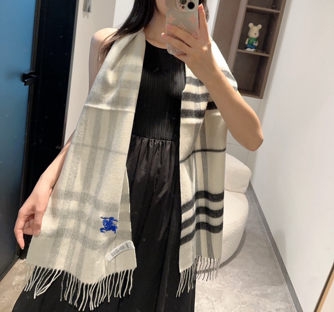 💨顶级高端货现货发行⚠️🎀💟巴宝莉专柜超爆万年款✨【经典长巾】羊绒围巾✨品质手感好到不行‼️100%顶级