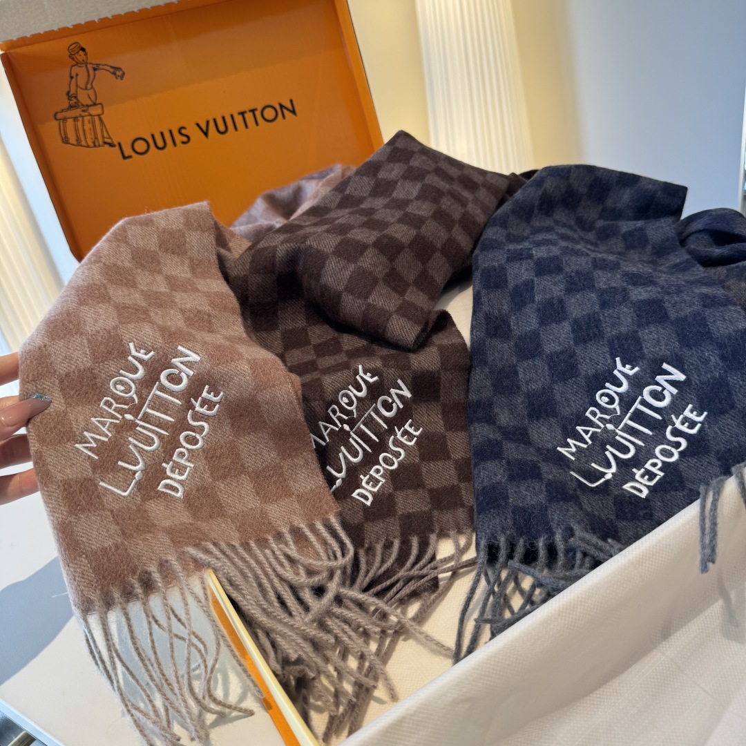 ❗️好看的要疯掉了，太有型太有魅力了❗️不得不佩服LV今年的设计师，把LV经典棋盘格元素再一次盘活了，让