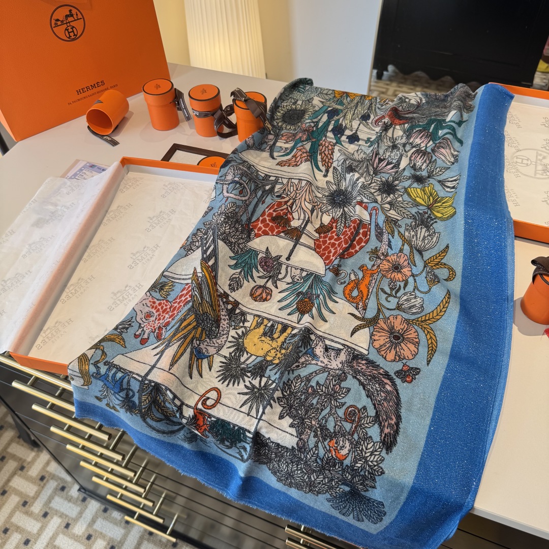 会发光发亮的围巾银丝羊绒长巾✨专柜同步‼️真心赞‼️驴家路易威登经典 Monogram 图案搭配彩色边框