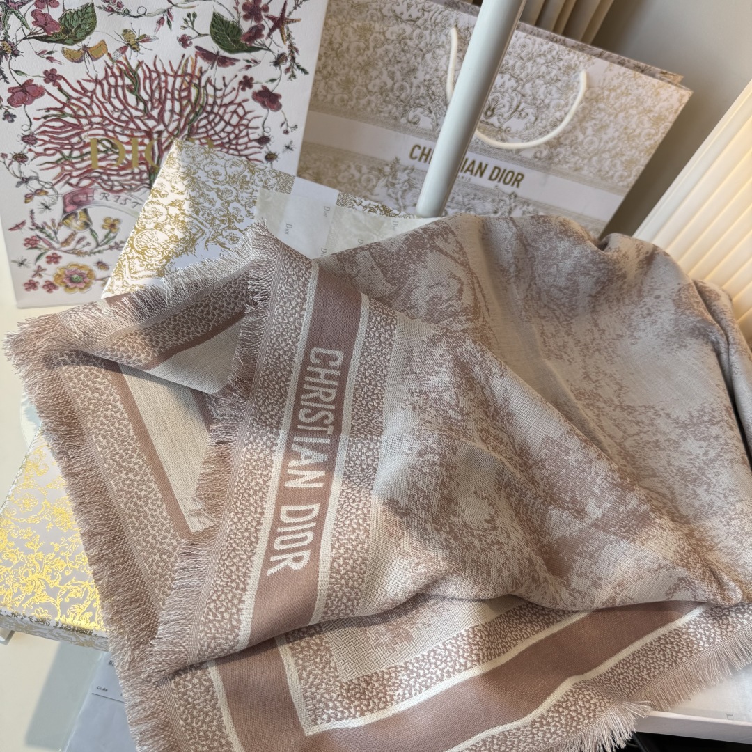 市场最高版本，颜色百分之百对应正品，出入专柜毫无压力，(动物剪花）【茹伊印花】𝐃𝐈𝐎𝐑 茹伊印花是近两年