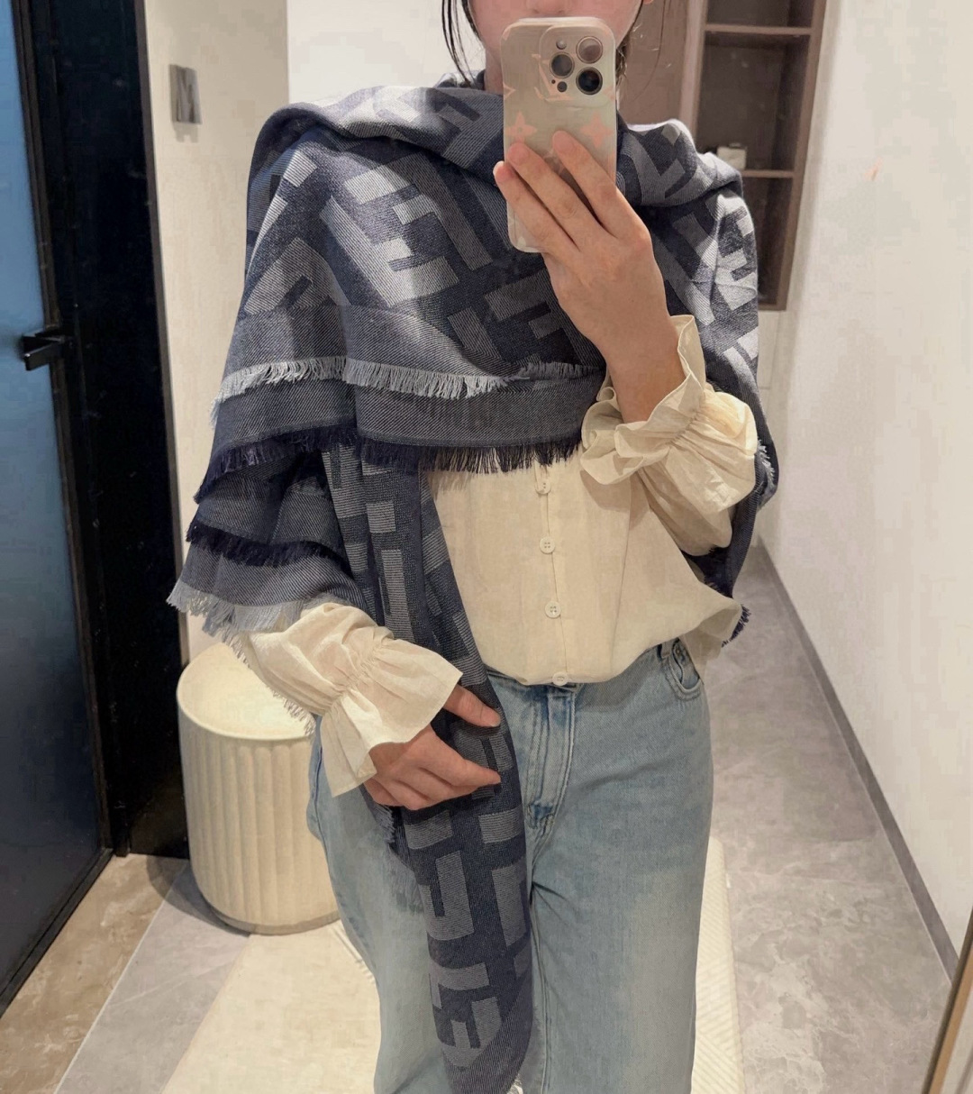 【高品质】Fendi新款，男女同款双面提花围巾，芬迪一改往日的老花系列，采用复古格子风格，真是把时尚潮流