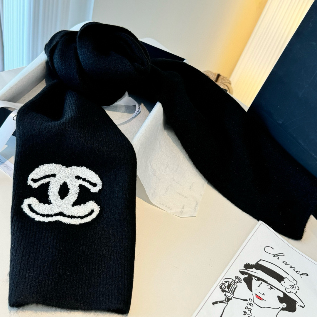 👑👑Chanel25秋冬新款针织围巾羊绒针织长巾‼️美翻了[流泪]御用殿堂级极品‼️新款在售 进口纯羊绒