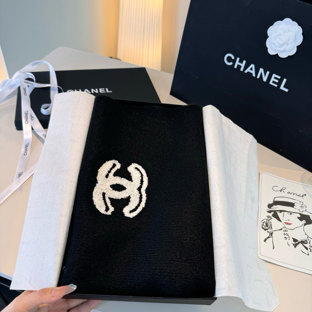 👑👑Chanel25秋冬新款针织围巾羊绒针织长巾‼️美翻了[流泪]御用殿堂级极品‼️新款在售 进口纯羊绒
