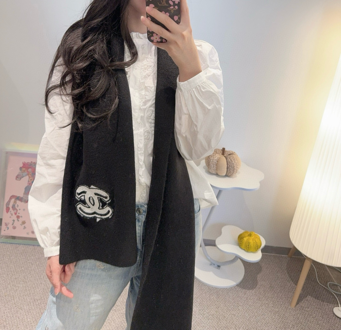 👑👑Chanel25秋冬新款针织围巾羊绒针织长巾‼️美翻了[流泪]御用殿堂级极品‼️新款在售 进口纯羊绒
