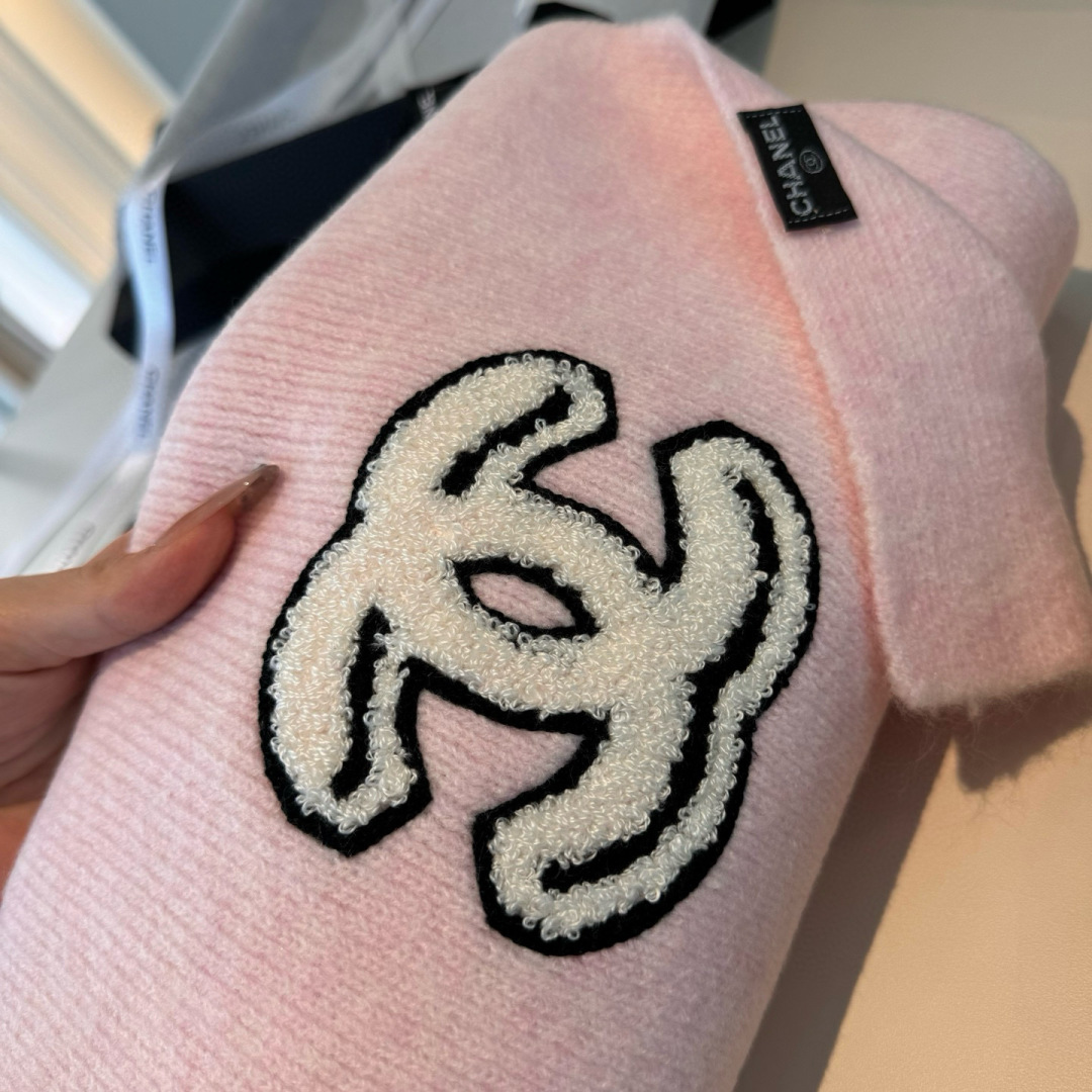 👑👑Chanel25秋冬新款针织围巾羊绒针织长巾‼️美翻了[流泪]御用殿堂级极品‼️新款在售 进口纯羊绒