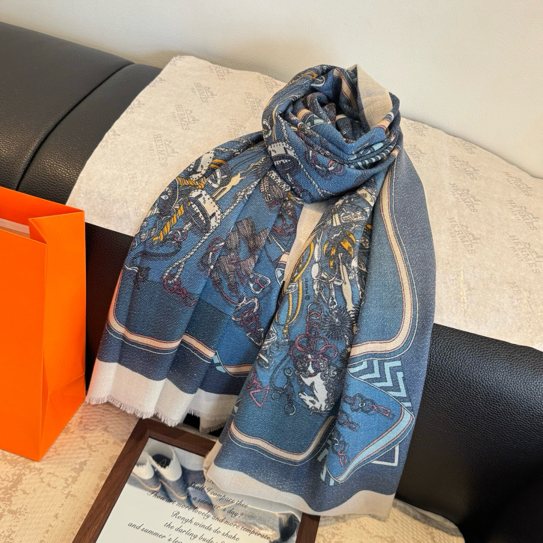 会发光发亮的围巾银丝羊绒长巾✨专柜同步‼️真心赞‼️驴家路易威登经典 Monogram 图案搭配彩色边框