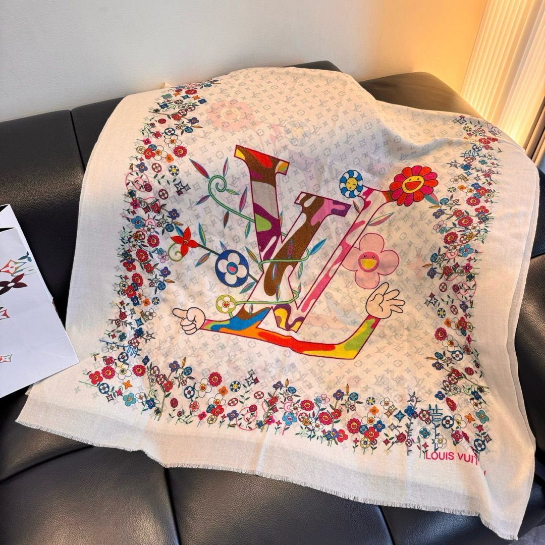 会发光发亮的围巾银丝羊绒长巾✨专柜同步‼️真心赞‼️驴家路易威登经典 Monogram 图案搭配彩色边框